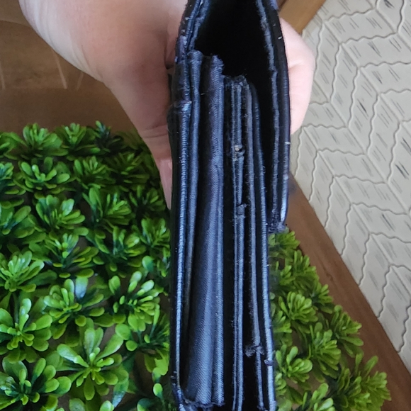 GUC V 1969 Italia Woman’s Wallet Silver Toned Studs - Picture 11 of 11